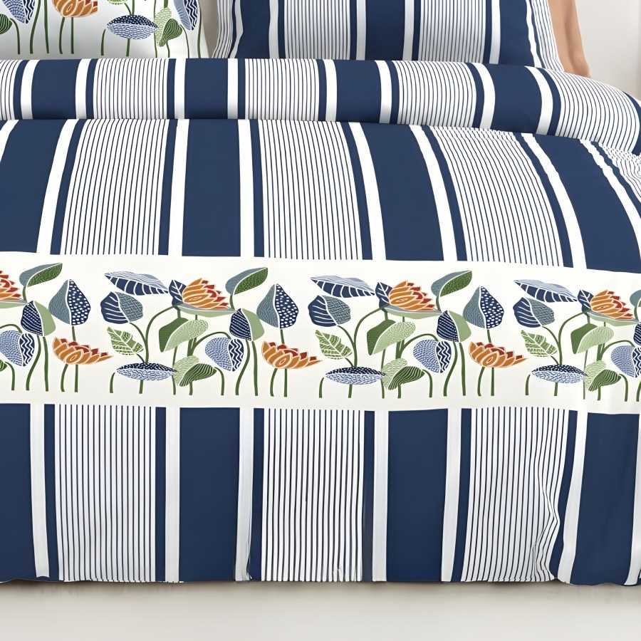 Close-up of the leaf stripe print in Navy (CA-01)