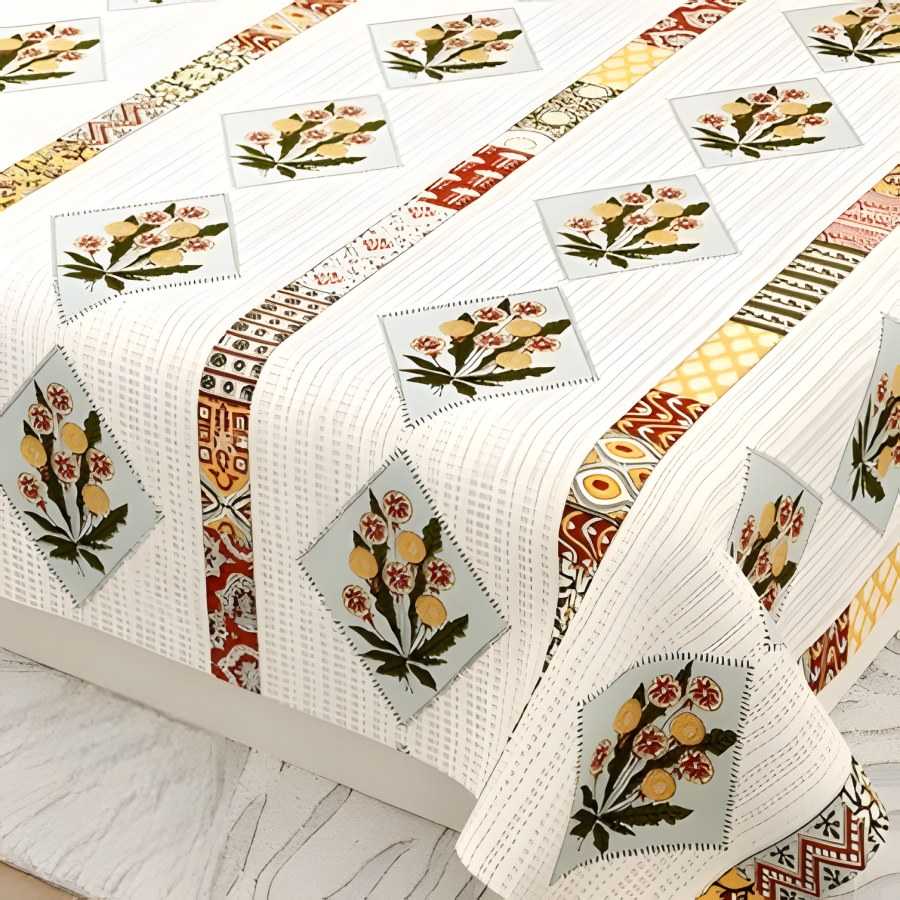 Close-up of the buta stripe print in Ivory & red (KS-06)