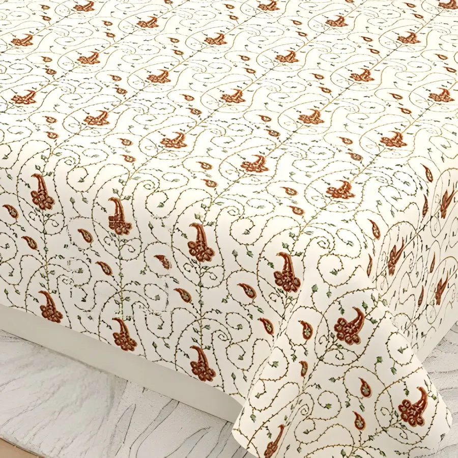 Close-up of the mini paisley print in Ivory & red (KS-10)