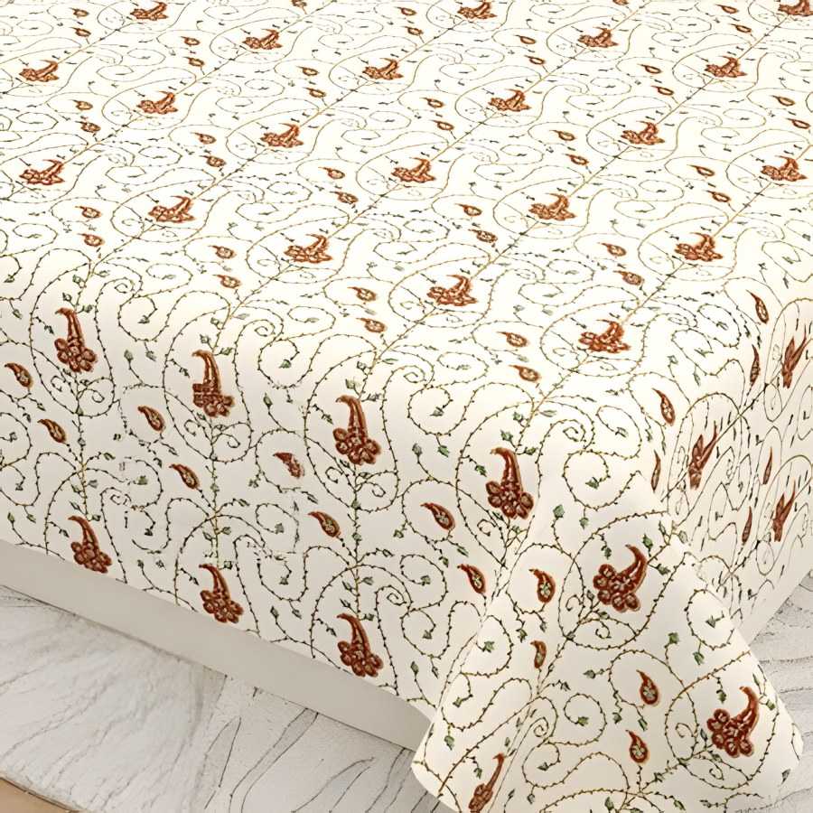 Close-up of the mini paisley print in Ivory & red (KS-10)