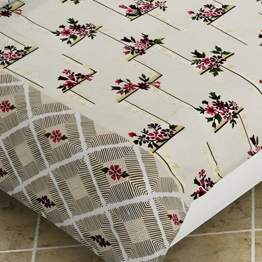 Close-up of the flower sprig print in Cream (RZ-21)